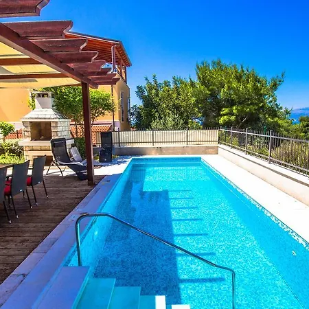 Holiday In Splitska/insel Brac 6060 Holiday home Splitska